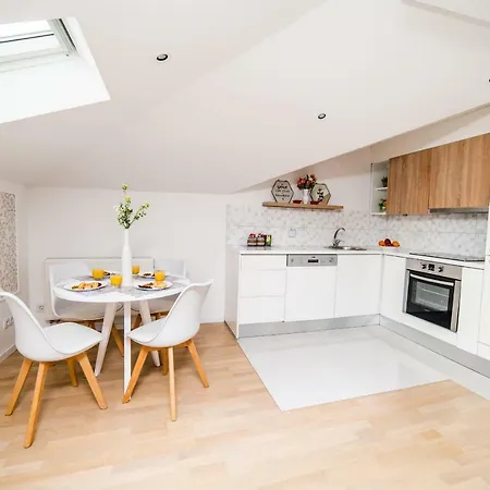 Beautiful And Modern 2bdr Loft Near Latin Bridge *